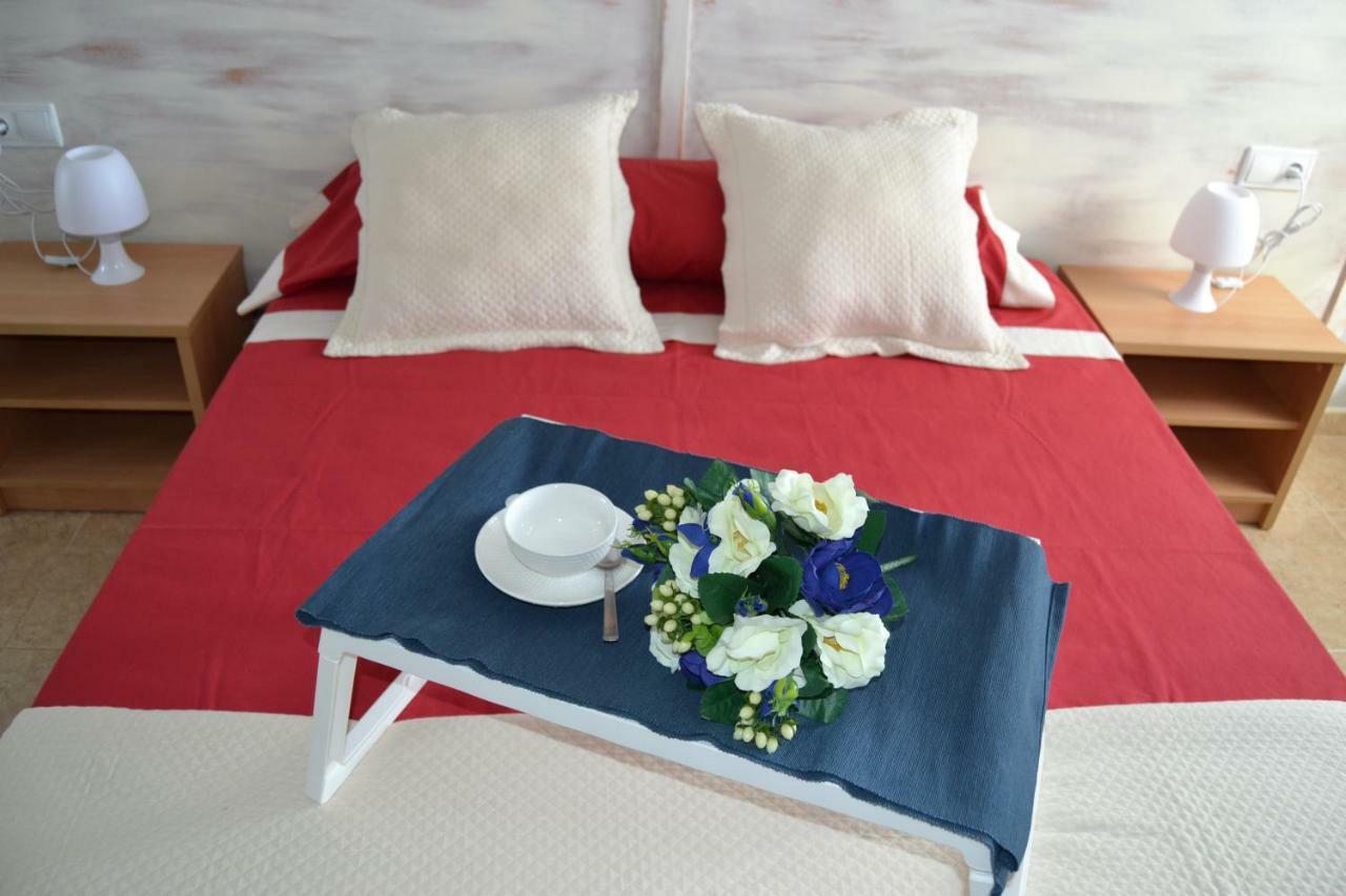 Lovely Familiar Apartment With Pool In Cap Salou Kültér fotó