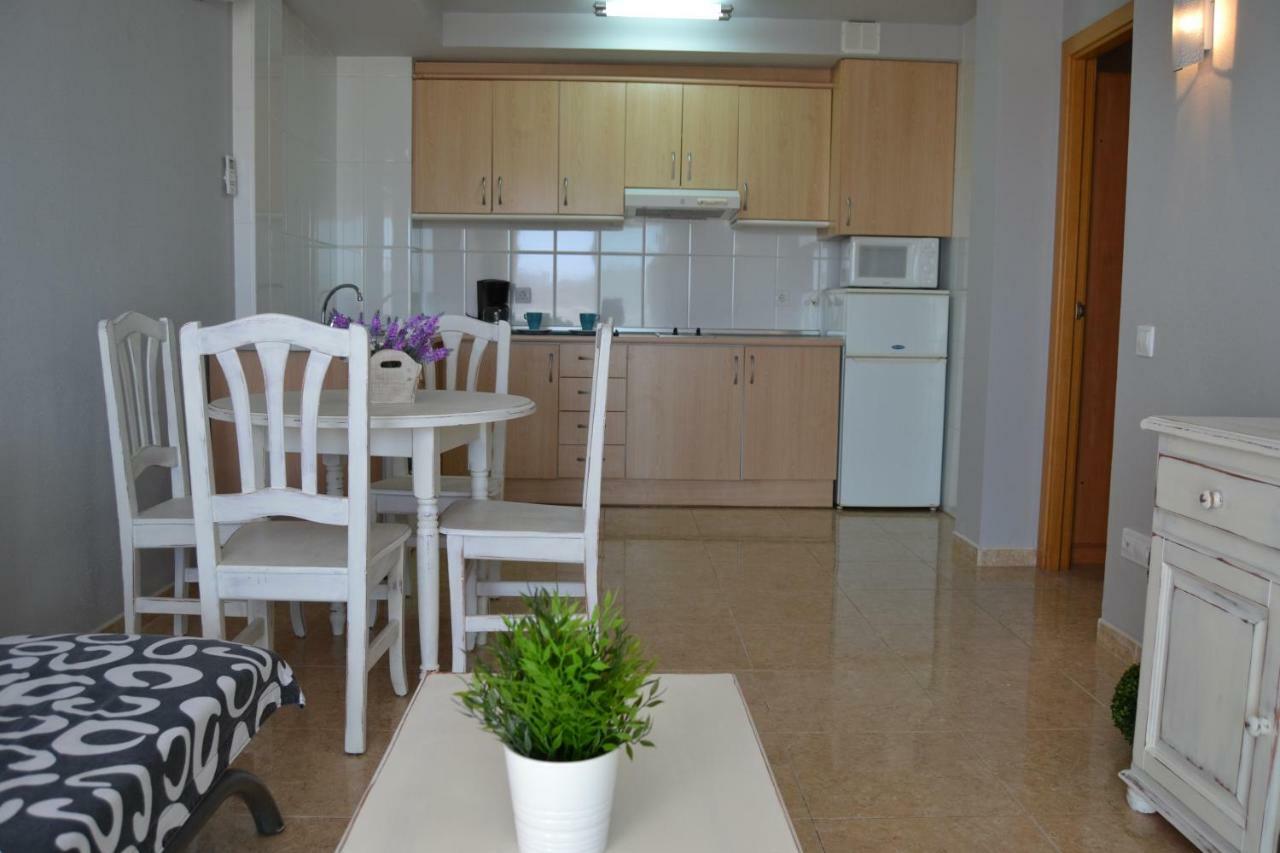 Lovely Familiar Apartment With Pool In Cap Salou Kültér fotó
