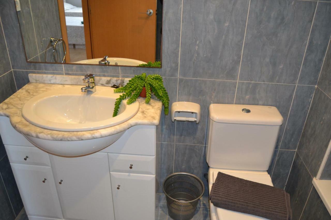 Lovely Familiar Apartment With Pool In Cap Salou Kültér fotó