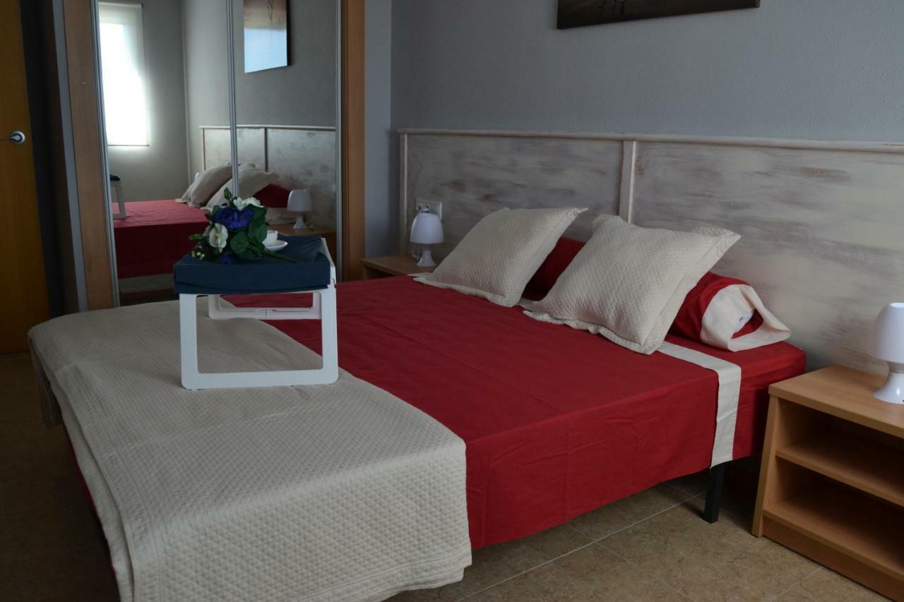 Lovely Familiar Apartment With Pool In Cap Salou Kültér fotó