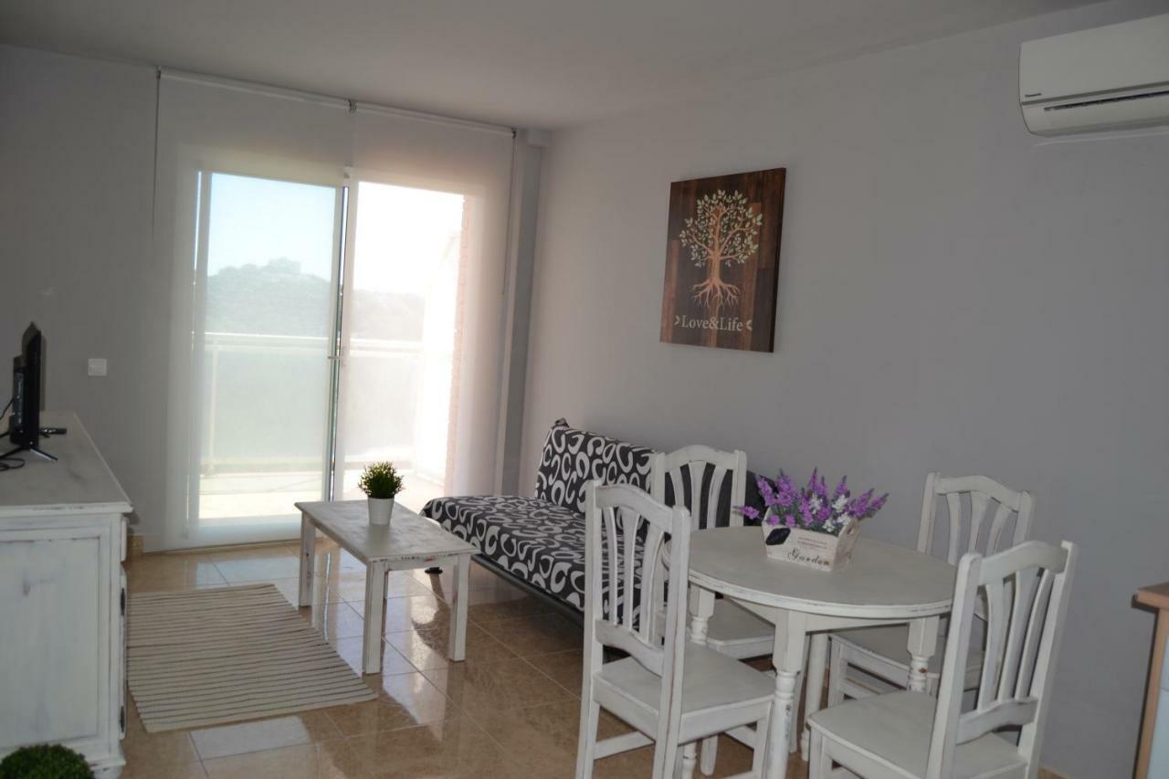 Lovely Familiar Apartment With Pool In Cap Salou Kültér fotó