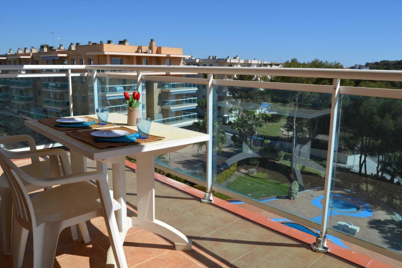 Lovely Familiar Apartment With Pool In Cap Salou Kültér fotó