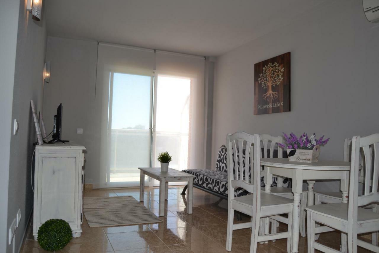 Lovely Familiar Apartment With Pool In Cap Salou Kültér fotó