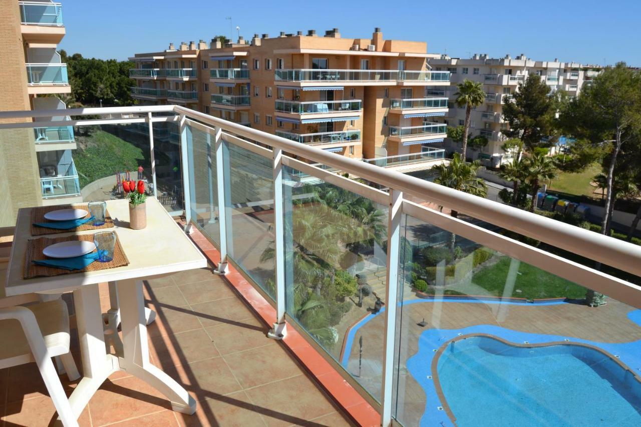 Lovely Familiar Apartment With Pool In Cap Salou Kültér fotó