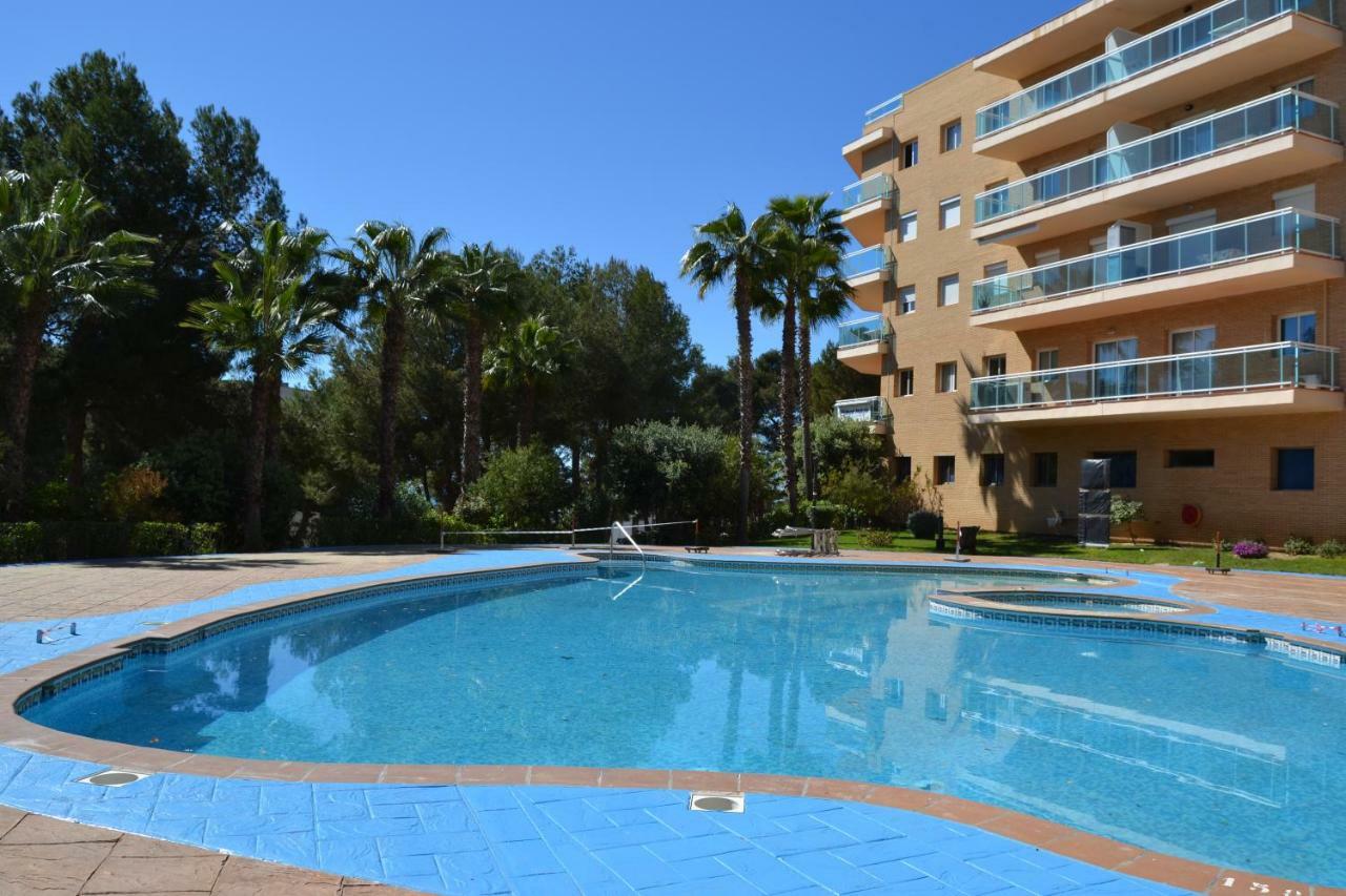 Lovely Familiar Apartment With Pool In Cap Salou Kültér fotó