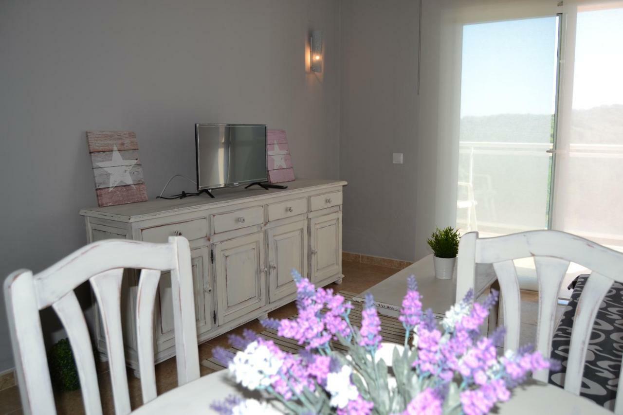 Lovely Familiar Apartment With Pool In Cap Salou Kültér fotó