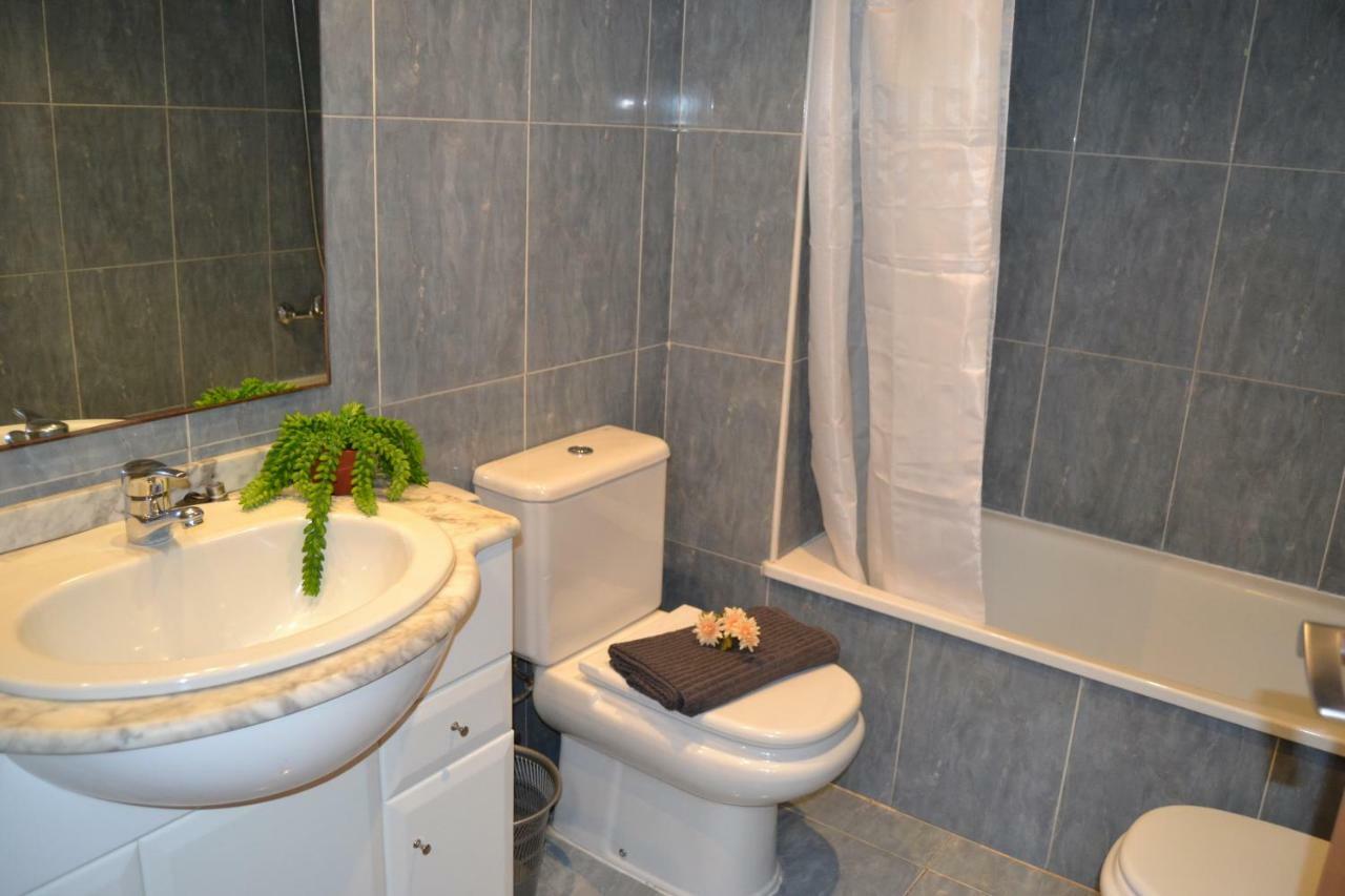 Lovely Familiar Apartment With Pool In Cap Salou Kültér fotó