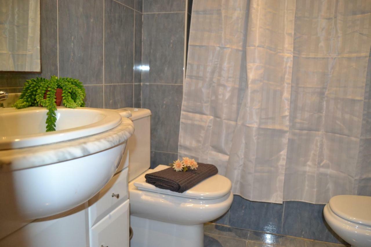 Lovely Familiar Apartment With Pool In Cap Salou Kültér fotó