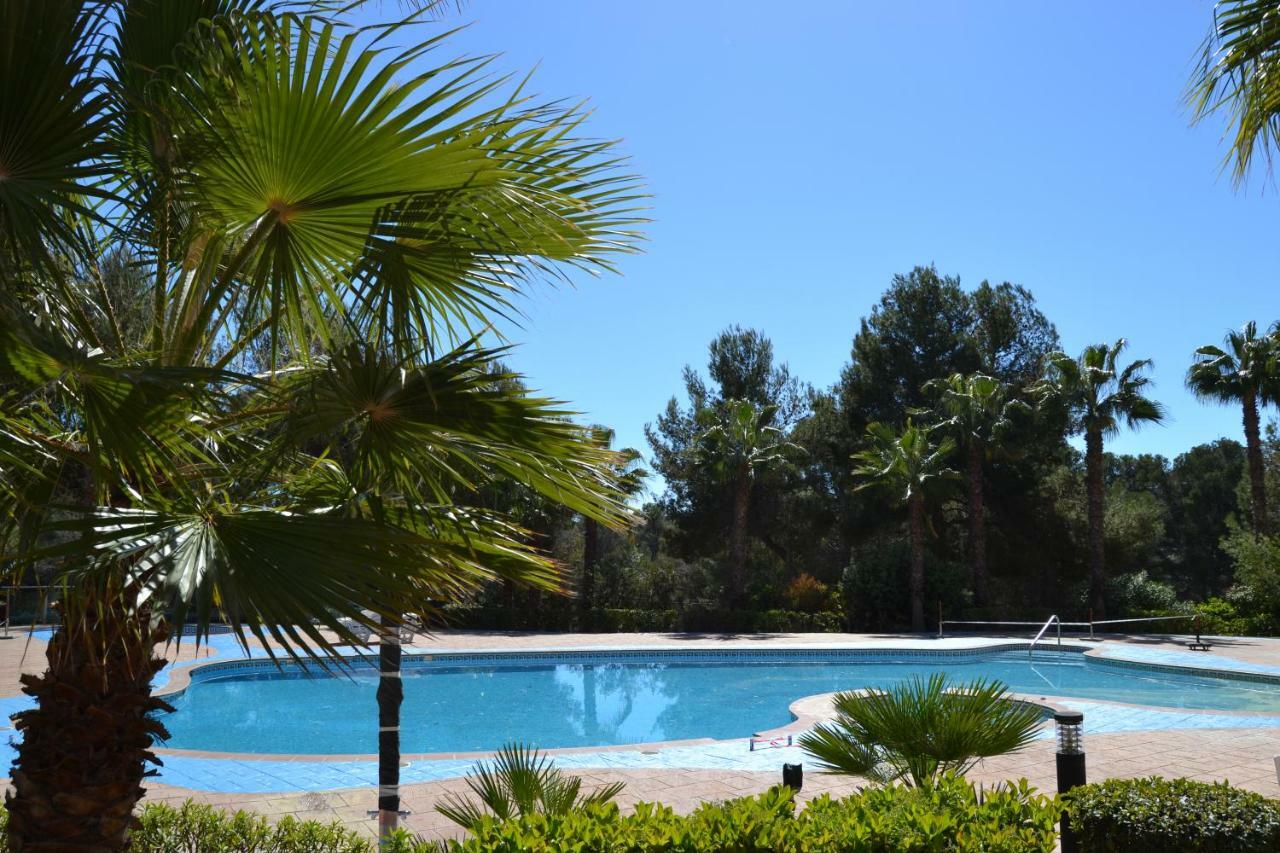 Lovely Familiar Apartment With Pool In Cap Salou Kültér fotó
